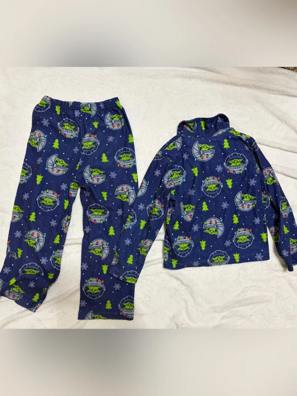 Kids Baby Yoda Holiday Print Pajama Set